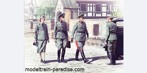 35611 ... WWII German Staff Personnel