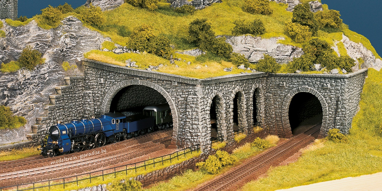 58248 ... Tunnel-Portal, 2-gleisig, 23,5 x 13 cm