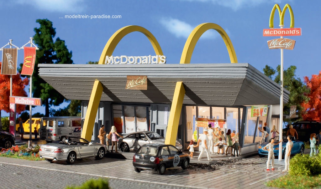 43634 ... McDonald\'s restaurant met McDrive