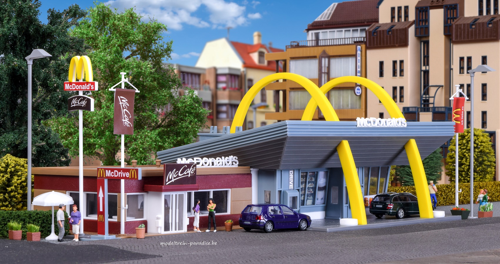 43635 ... McDonald\'s Restaurant mit McCafe